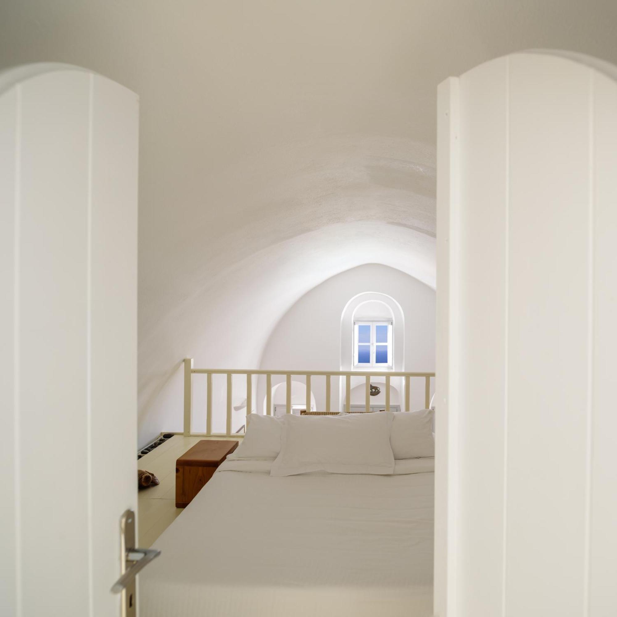 Revelis Villa & Canava Fira  Pokoj fotografie